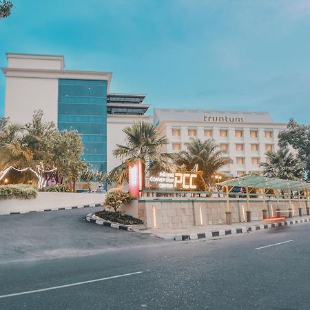 Truntum Padang Hotel Kültér fotó