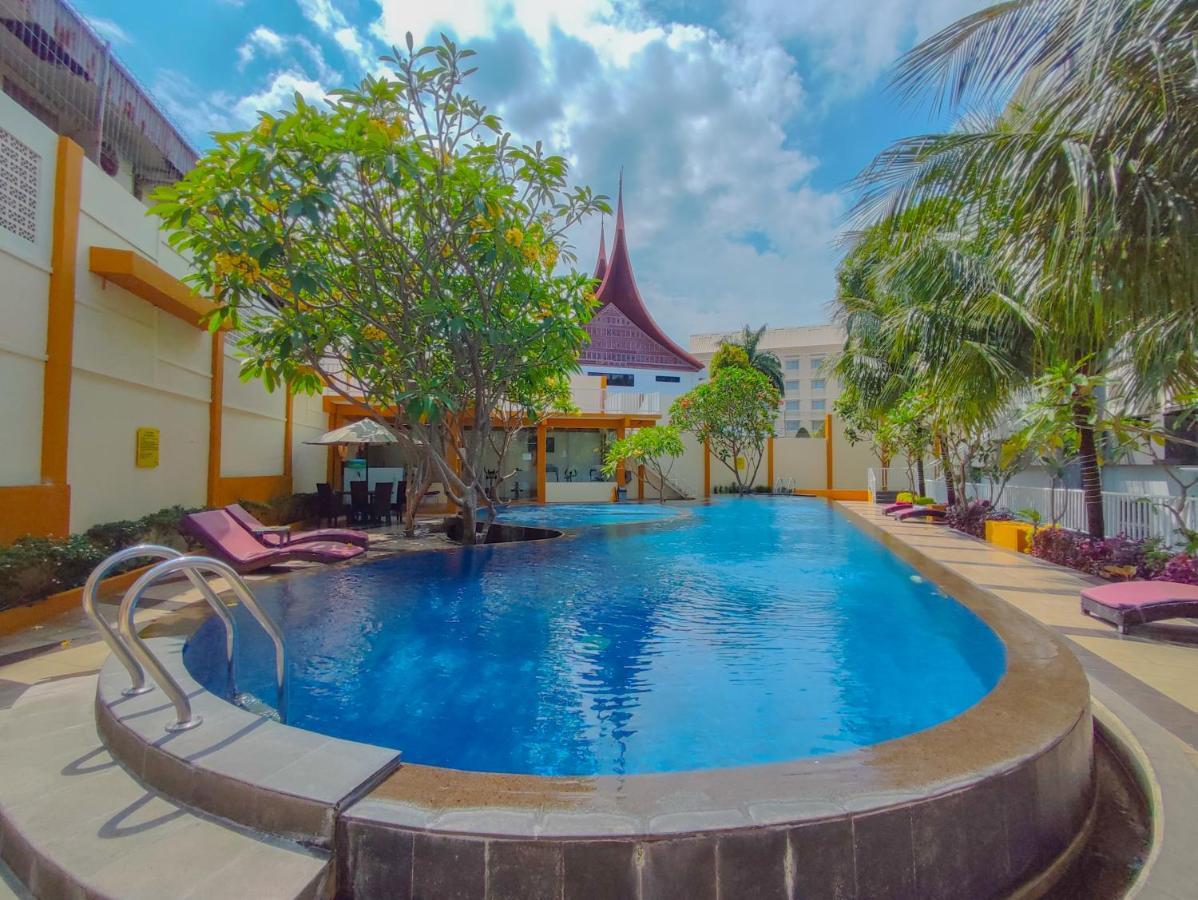 Truntum Padang Hotel Kültér fotó