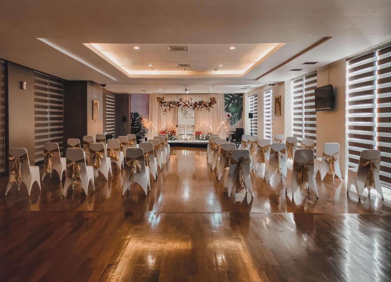 Truntum Padang Hotel Kültér fotó