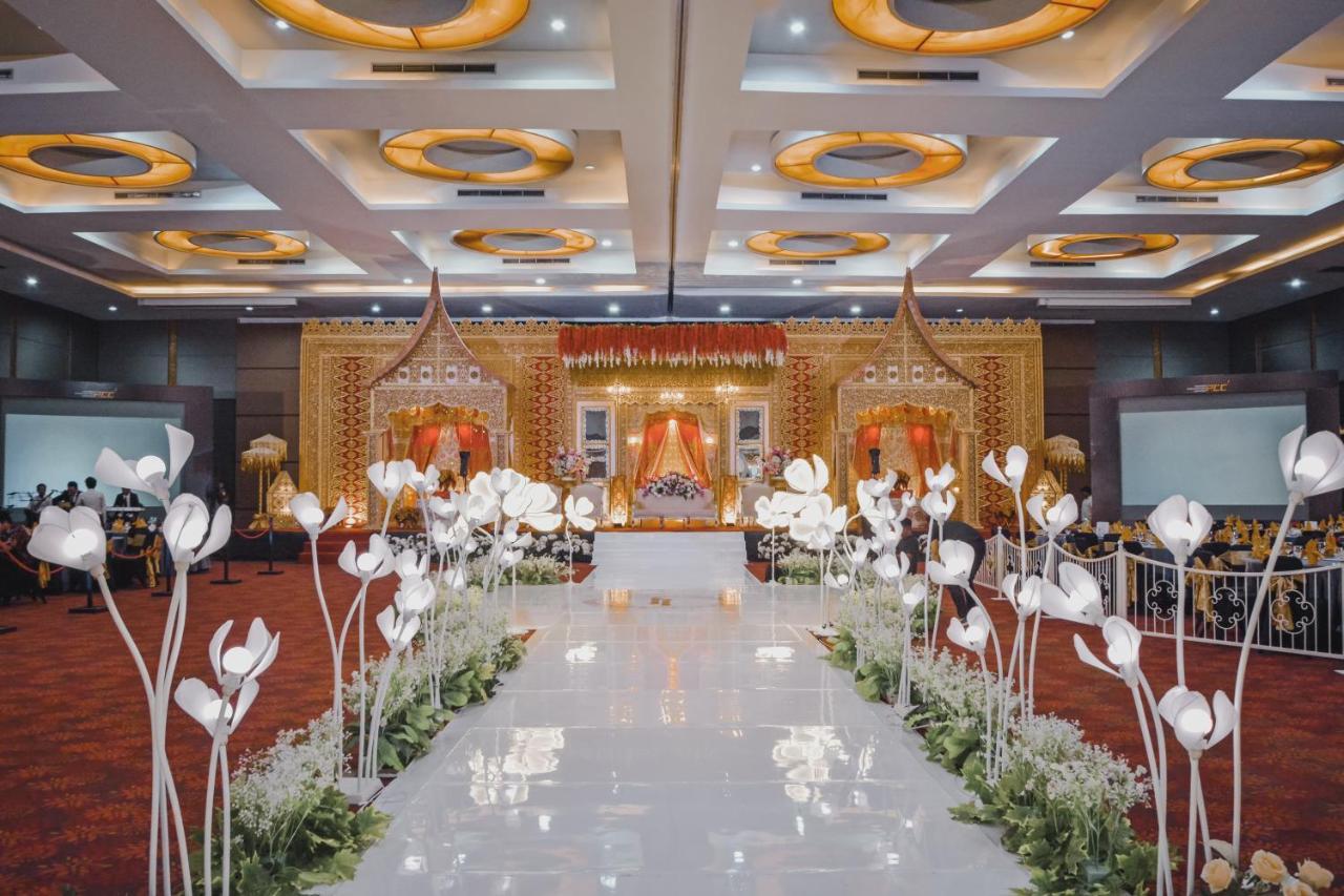 Truntum Padang Hotel Kültér fotó