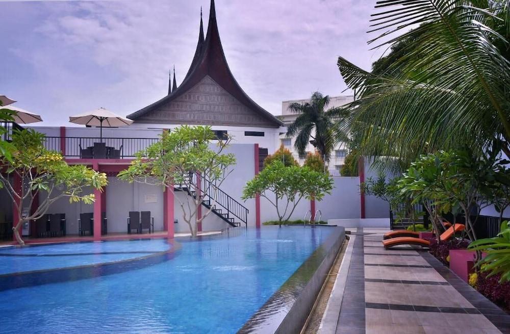 Truntum Padang Hotel Kültér fotó